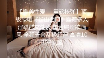 小伙去按摩店找熟人，却发现她正在与人交易，顺便偷拍！女的身材很不错，特别是后背纹身让人瞬间就硬了