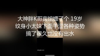 颜值奶妈-草莓洛儿- 和网友聊骚’无套不内，爱深了你想生几个我都可以呀‘，阴道滴蜡烛，手指肉棒插逼，淫汁好浓烈！