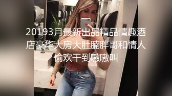 高颜值女神级小姐姐,性感黑丝女仆装诱惑,年轻时绝对是大美女,现在充满女人味