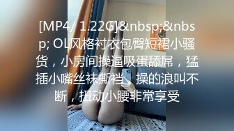 纯纯气质小美女好萌啊 宽大T恤感觉就像没穿裤子一样口干舌燥冲动