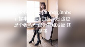 商场女厕全景偷拍运动鞋美女的极品美鲍