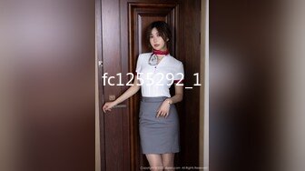 [MP4/ 151M]&nbsp;&nbsp;西安美女萱萱3P 才19岁就这么骚 长大还了得 我射进去了啦 让你男朋友养去 他只能操二手逼